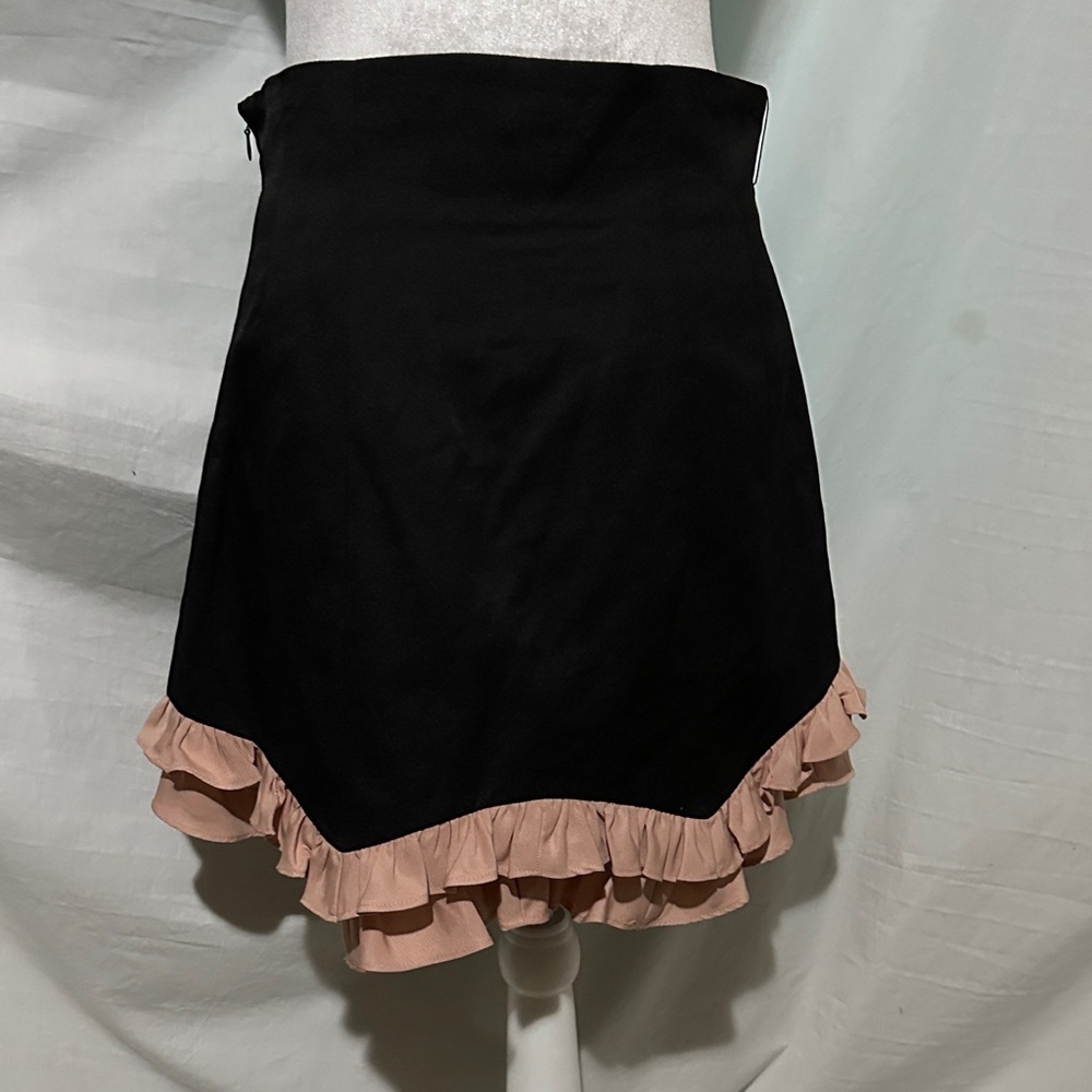 Twelve by Twelve Black and Pink Ruffle Button Skirt size medium - Picture 2 of 8